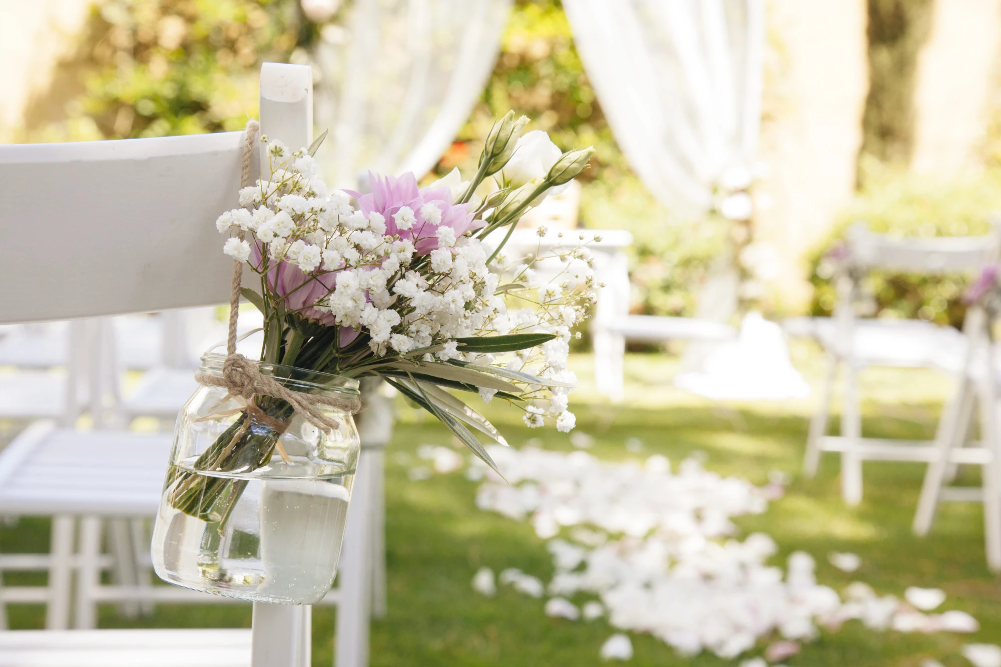 The Do's and Don'ts of Planning an Outdoor Wedding